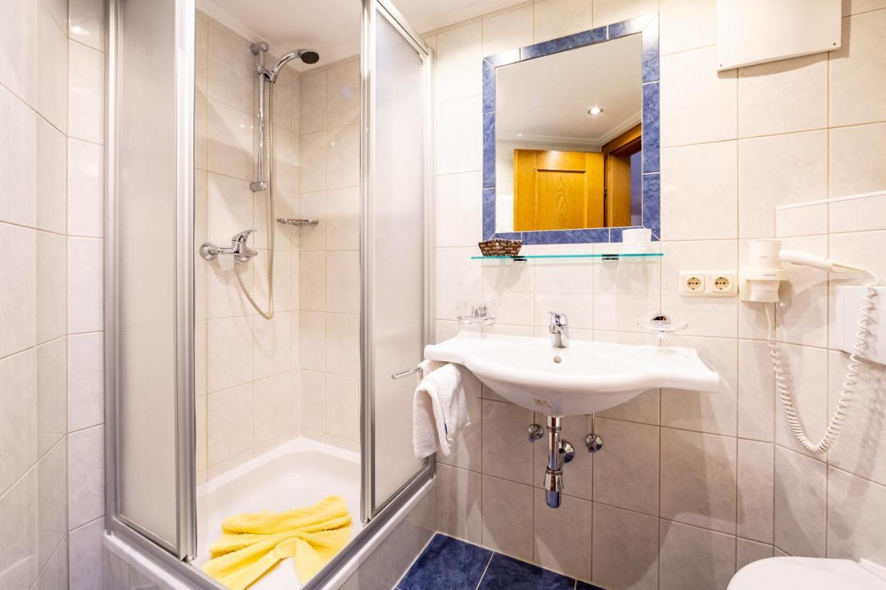 Hotel Garni Tyola Ischgl Ngoại thất bức ảnh